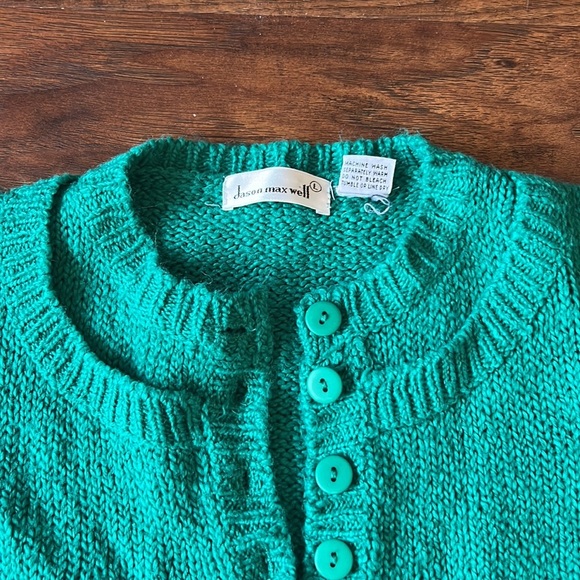 Vintage Green Sweater - Picture 2 of 6